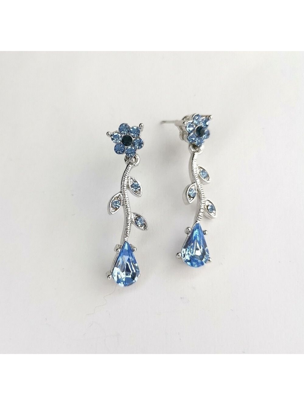 Nwt blue crystal flower vine earrings  silver